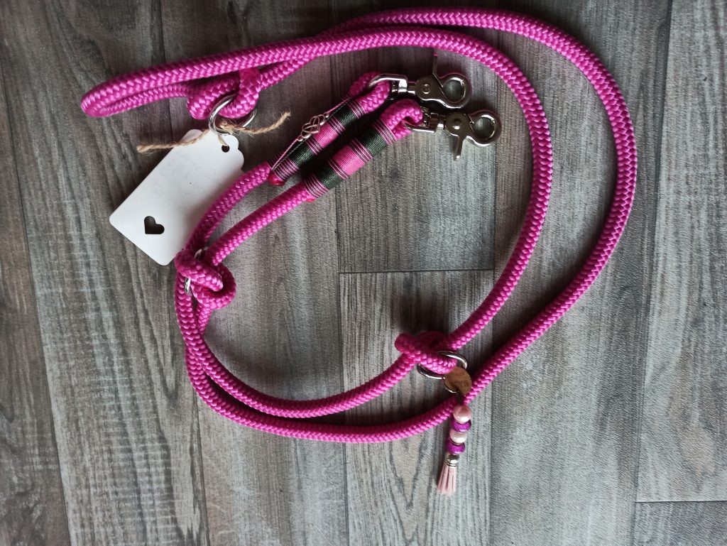 KaiDogsTauGeknüpft by Nina Kaimer