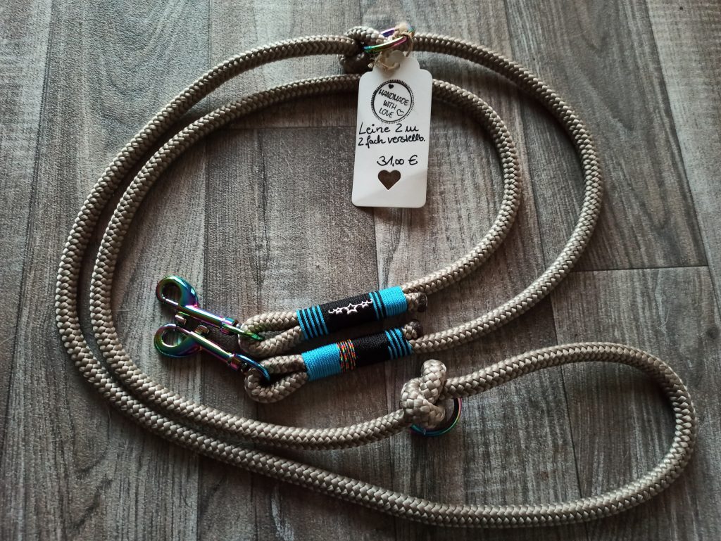 KaiDogsTauGeknüpft by Nina Kaimer