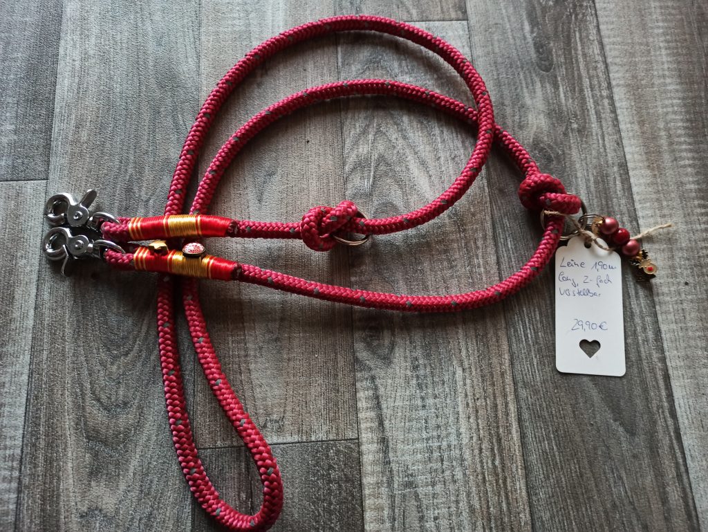 KaiDogsTauGeknüpft by Nina Kaimer