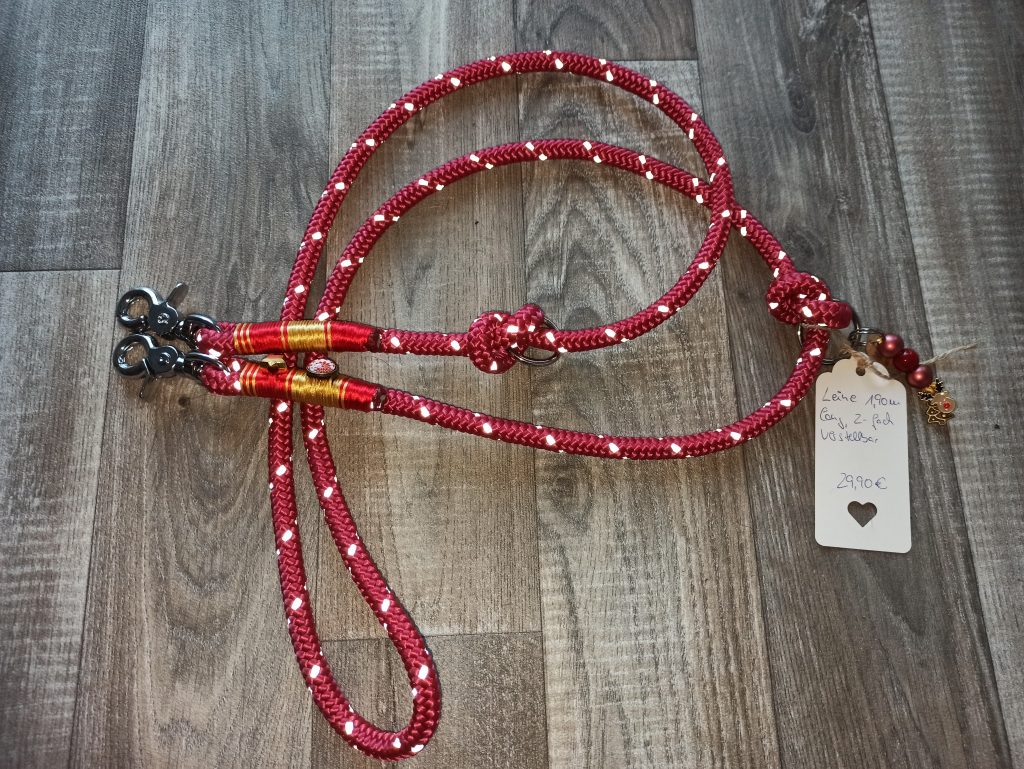 KaiDogsTauGeknüpft by Nina Kaimer